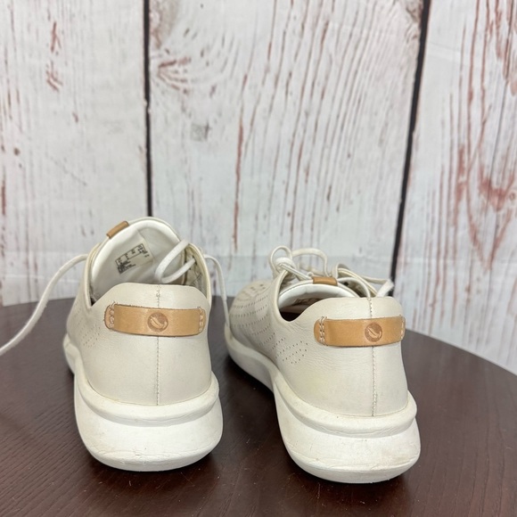 CLARK’s Unstructured Women's Cream Leather Sneakers Removable cushion Size 8 GUC - Picture 16 of 16